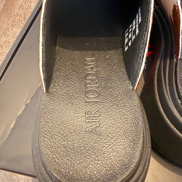 DISCONTINUED NIKE JORDAN Cowhide Mules - - Picture 4 of 7